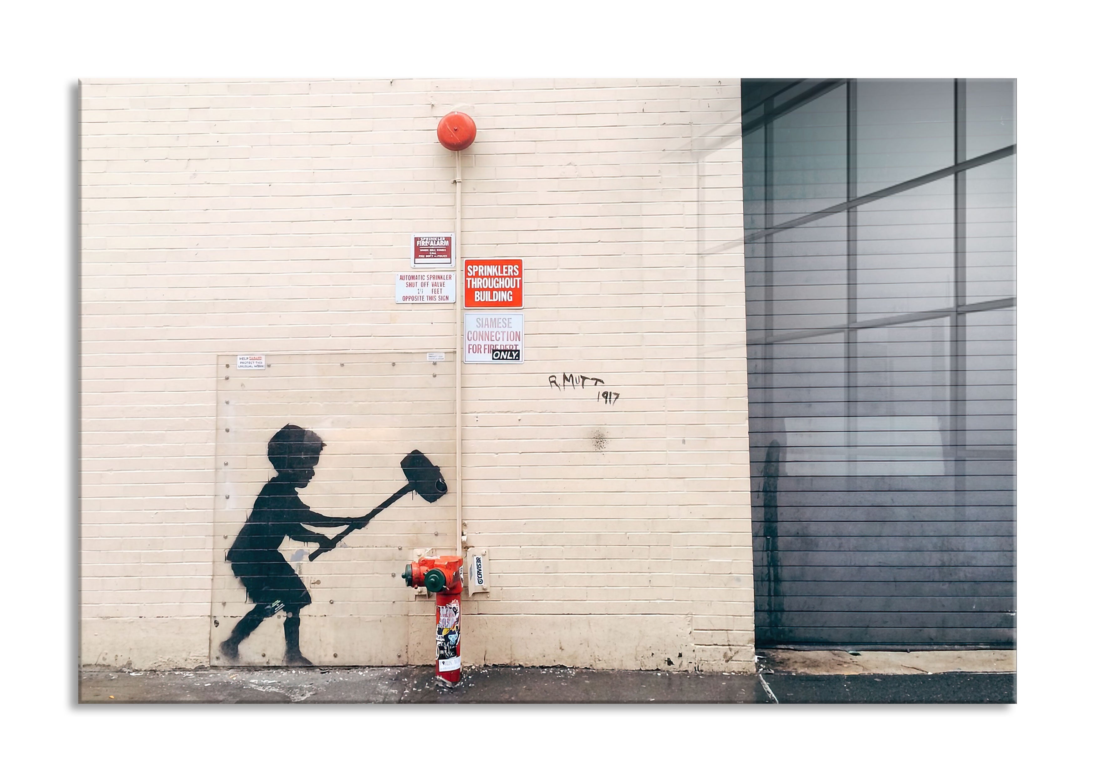 Banksy - Kind mit Hammer, Glasbild