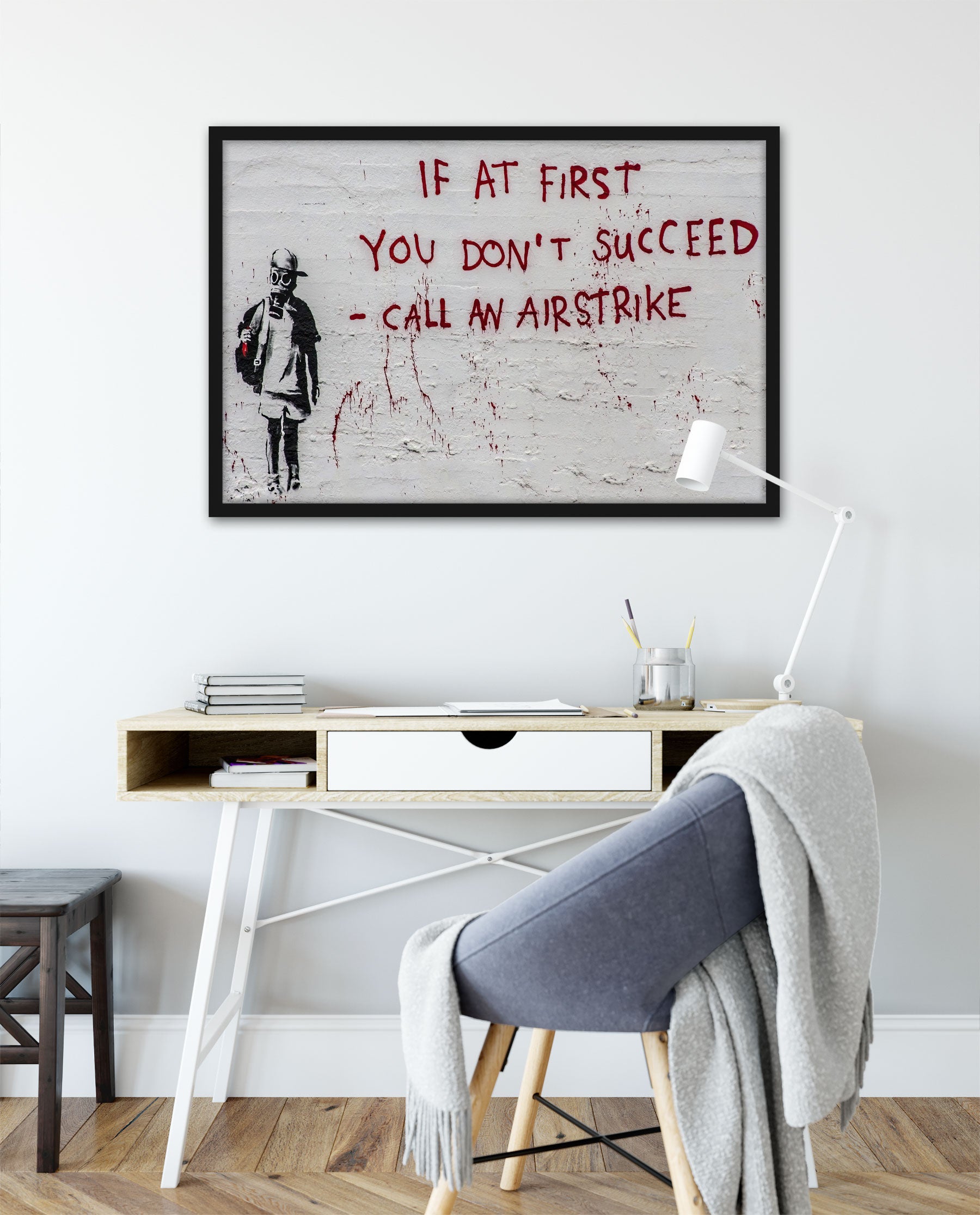 Banksy - Call an Airstrike, Poster im Rahmen