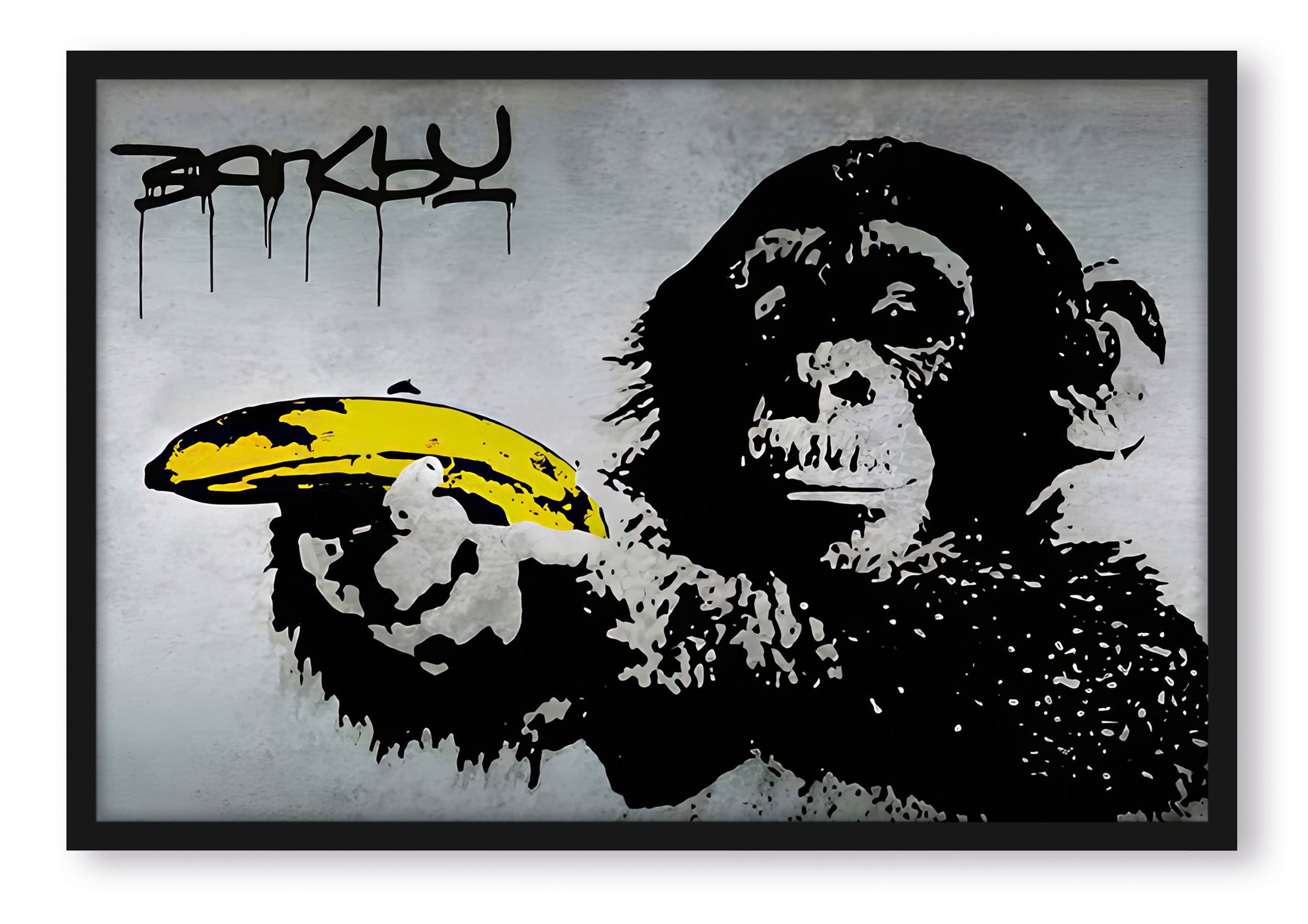 Banksy - Affe schießt mit Banane, Poster im Rahmen