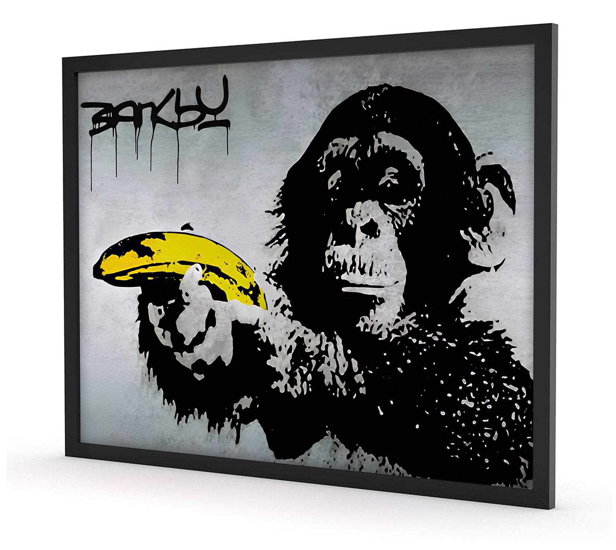 Banksy - Affe schießt mit Banane, Poster im Rahmen