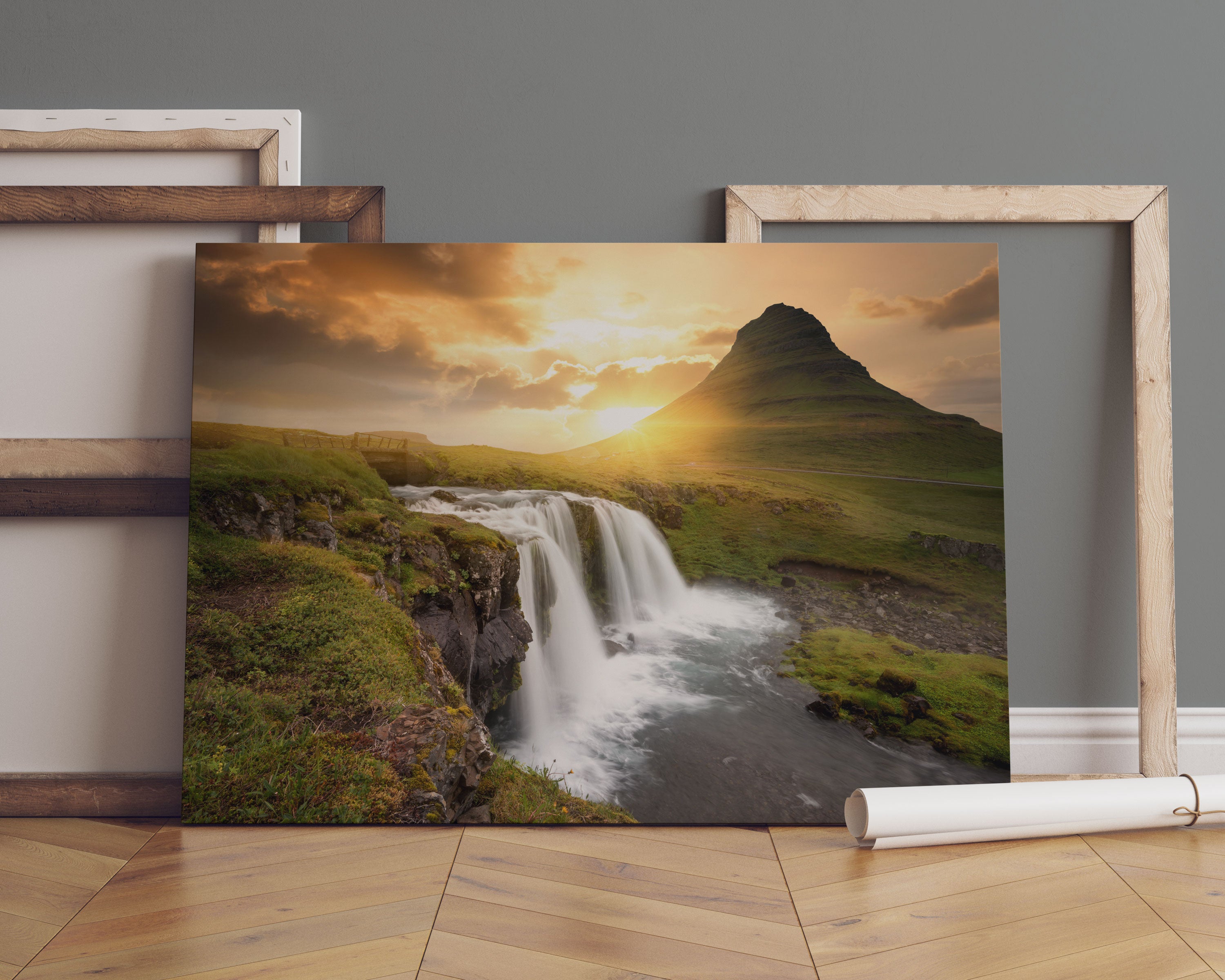 Wasserfall bei Sonnenuntergang Leinwandbild Sofa