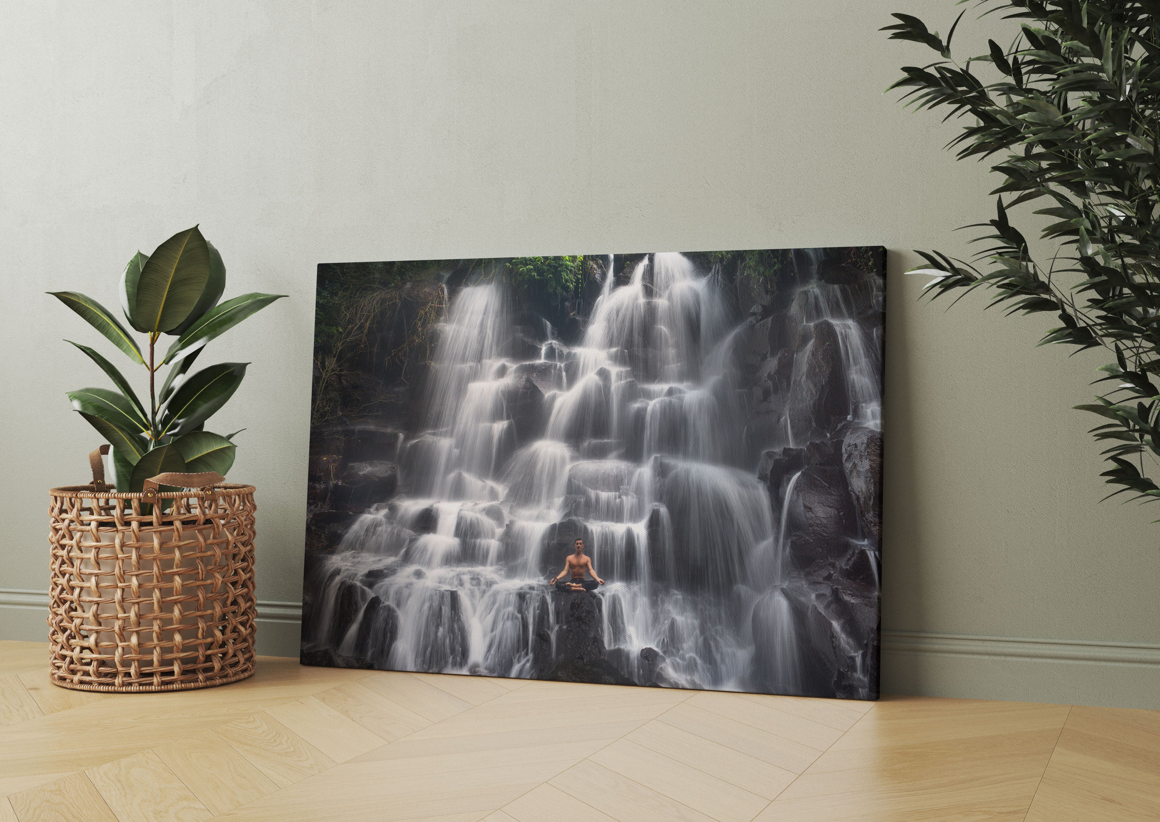 Yoga am Wasserfall in Bali Leinwandbild Wohnzimmer