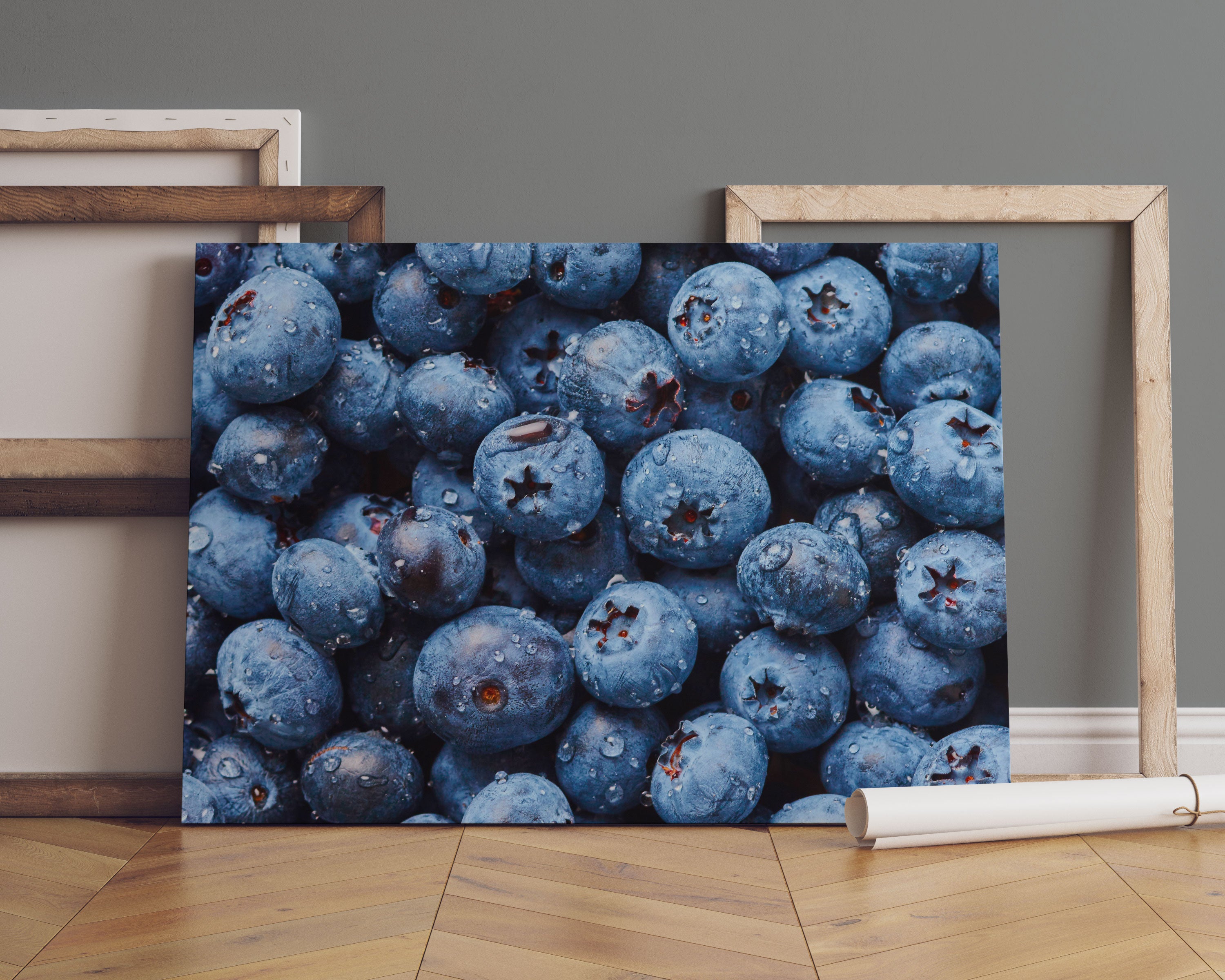 Blaubeeren mit Wassertropfen Leinwandbild Sofa