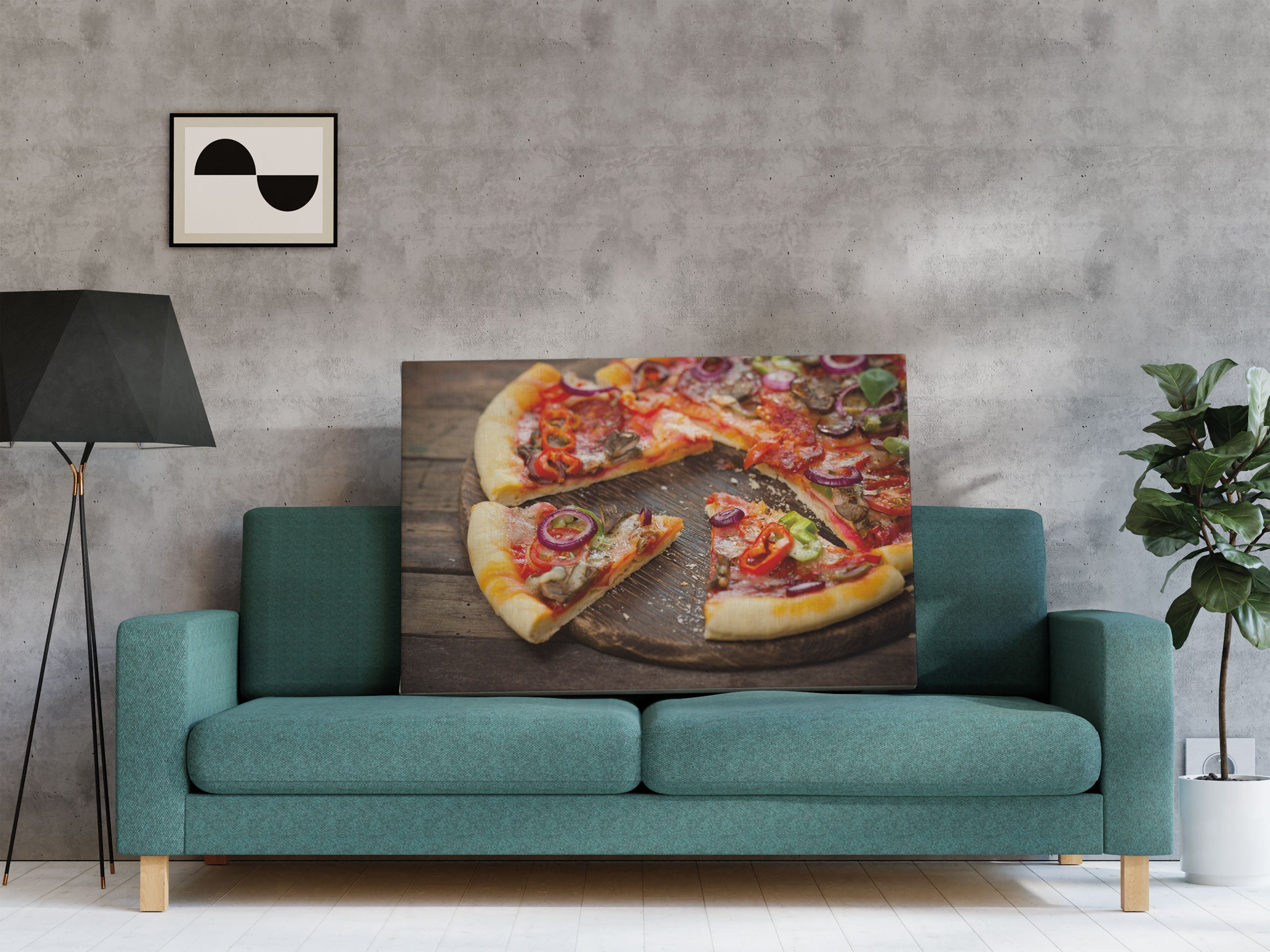 Leckere Pizza auf Holztisch Leinwandbild Regal