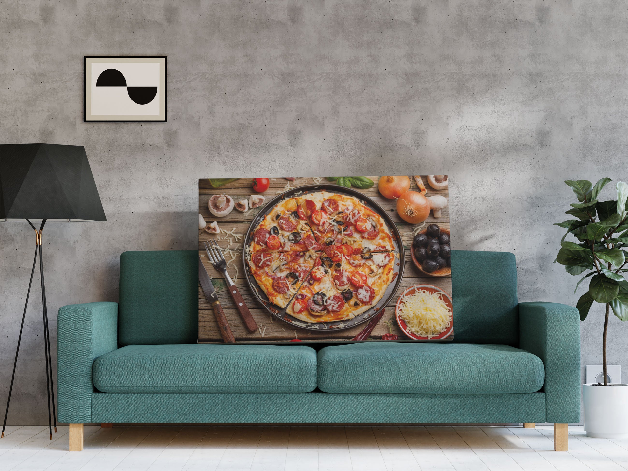 Leckere Pizza auf Holztisch Leinwandbild Regal