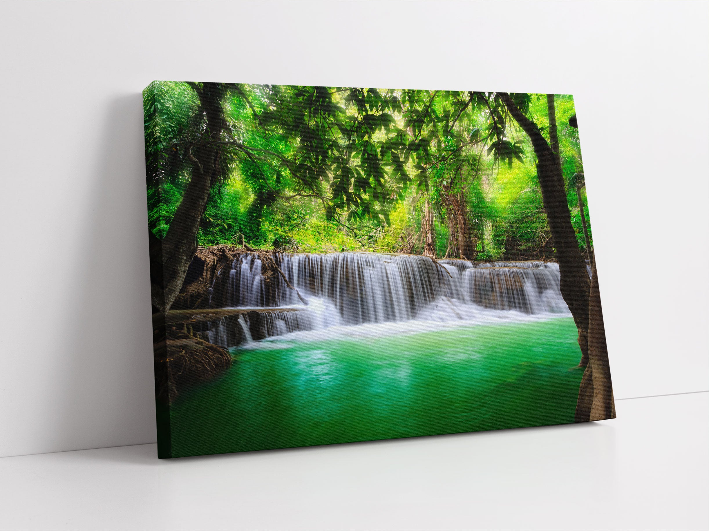 Kleiner Wasserfall im Dschungel Leinwandbild Studio