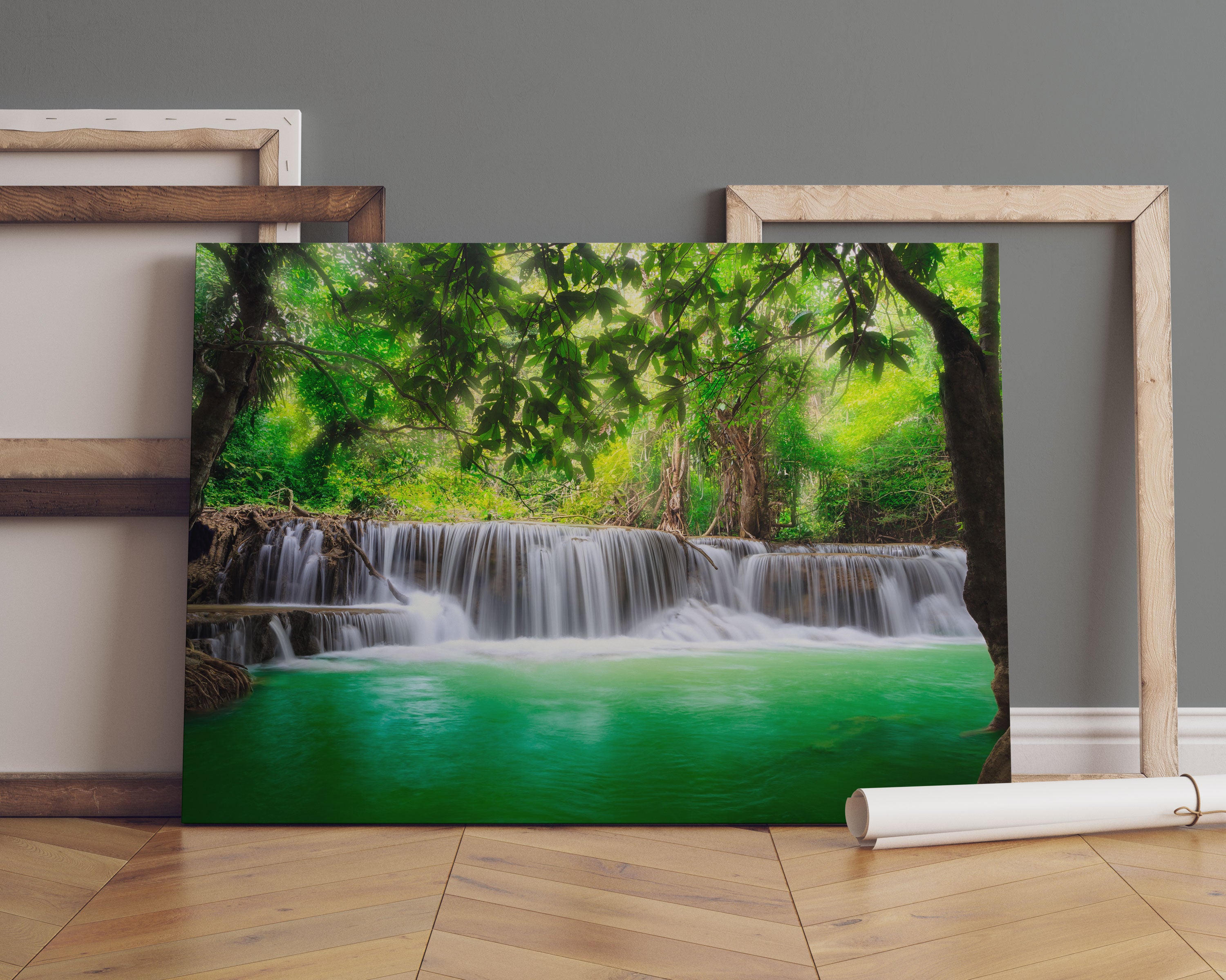 Kleiner Wasserfall im Dschungel Leinwandbild Sofa