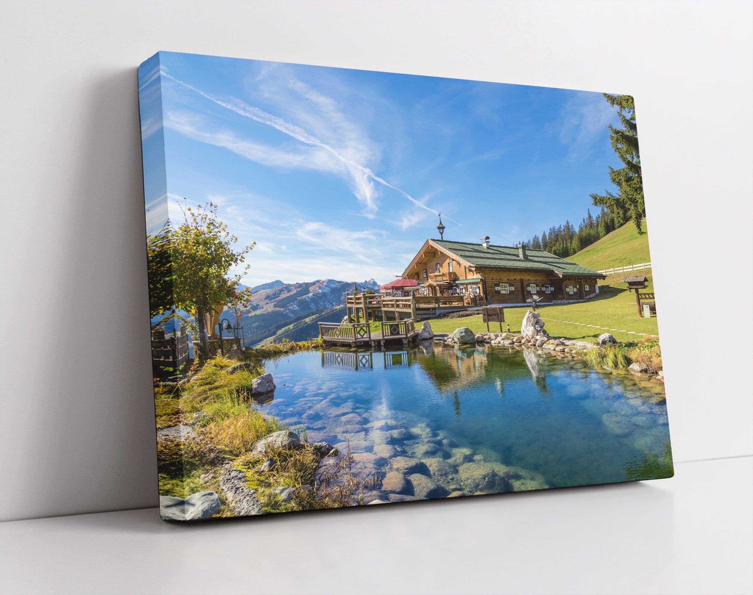 Schönes Haus in den Alpen - Leinwandbild