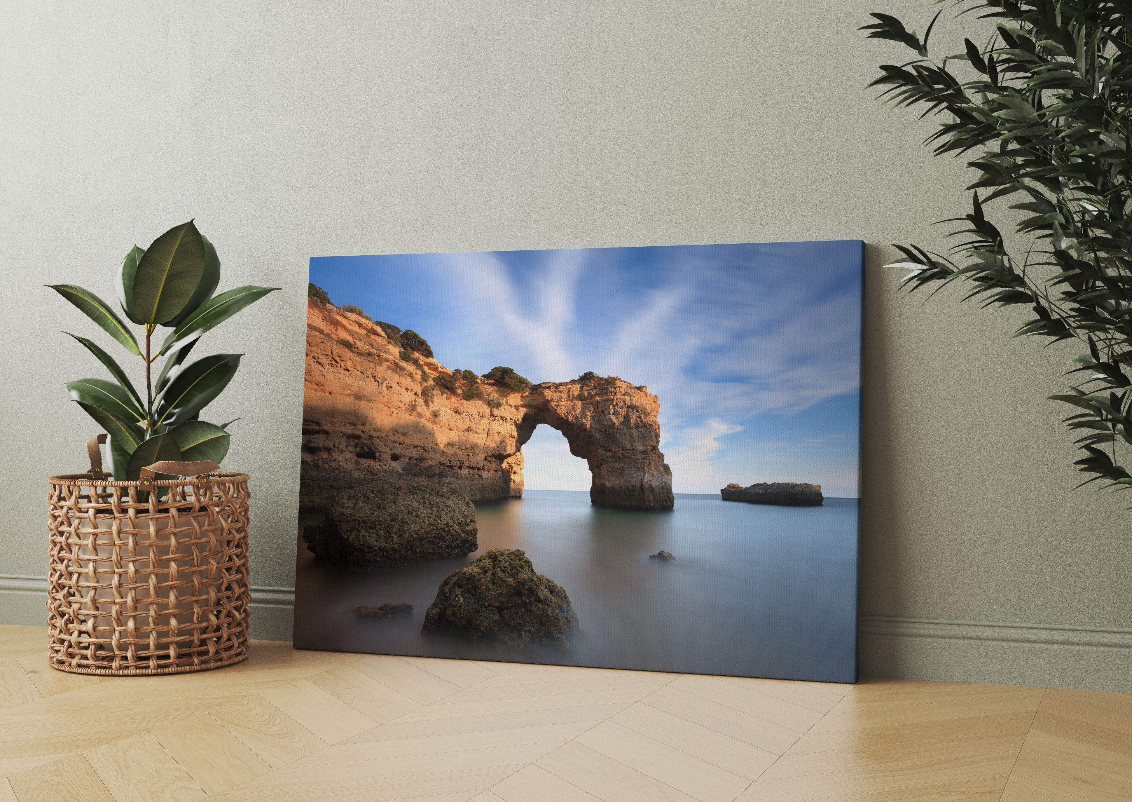 Riesiger Berg im Meer Leinwandbild Wohnzimmer