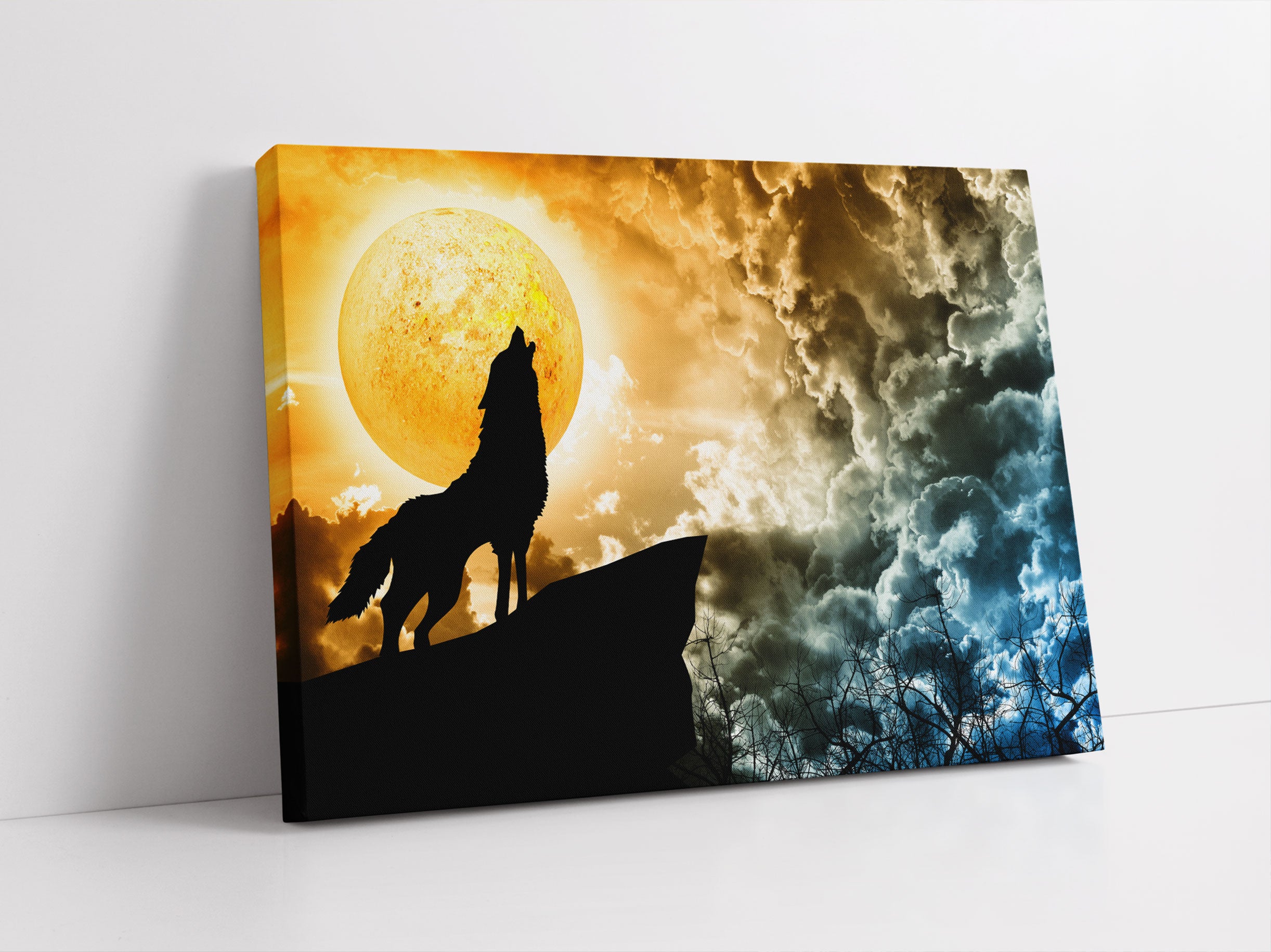 Wolf heult den Mond an Leinwandbild Studio