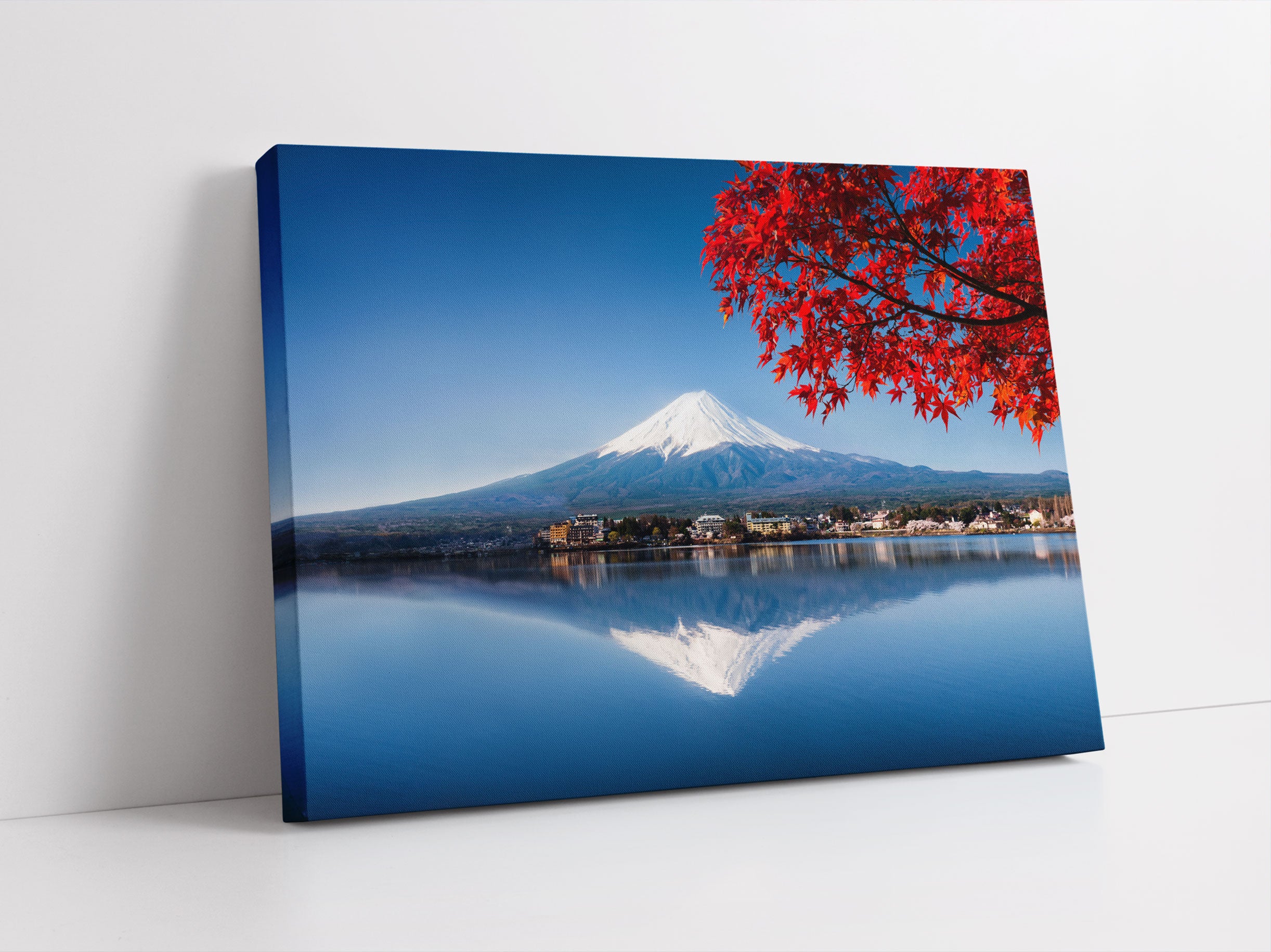 Berg Fujiyama mit herbstlich rotem Baum Leinwandbild Studio