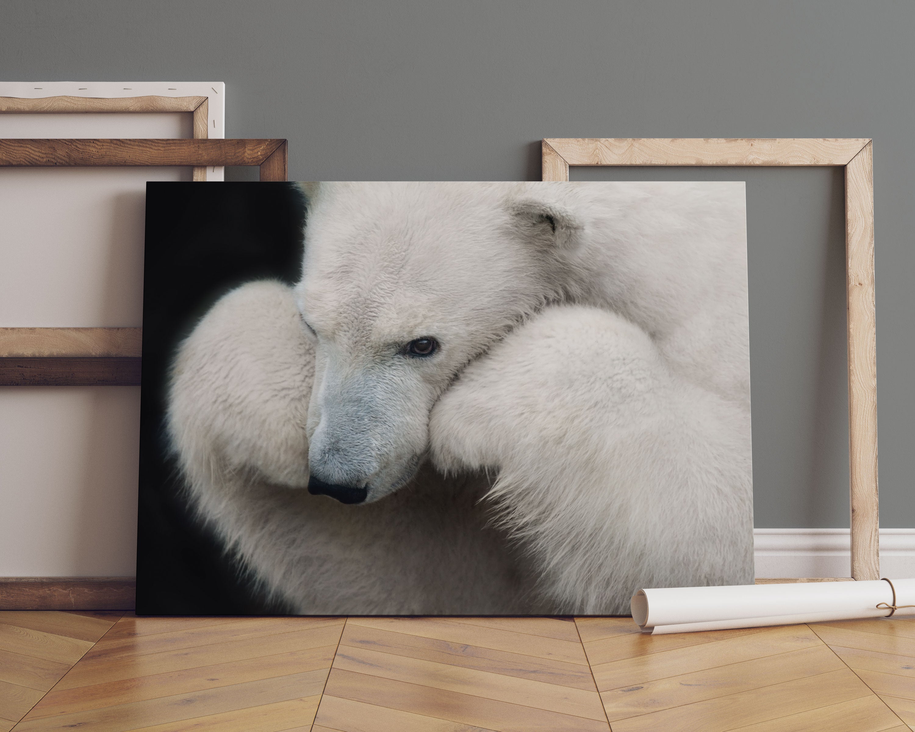 Grübelnder Eisbär stützt sich auf Pfoten Leinwandbild Sofa