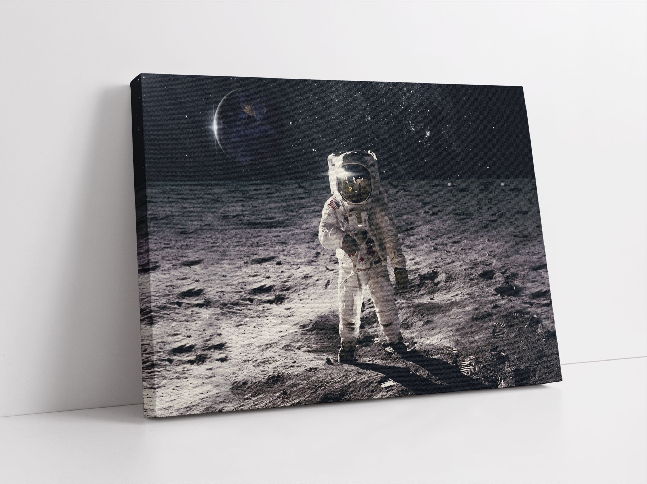 Einsamer Astronaut auf dem Mond Leinwandbild Studio