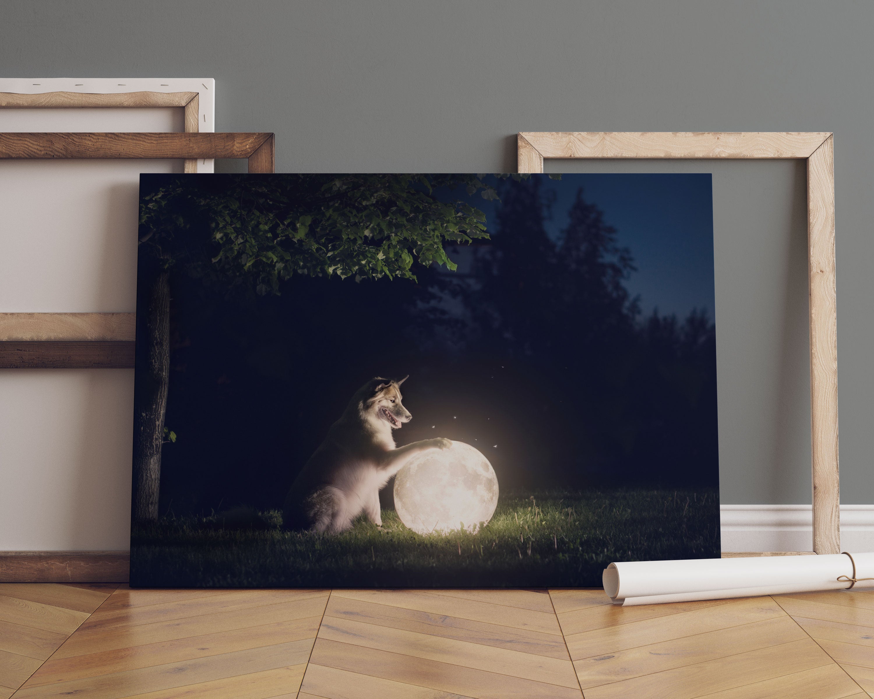 Hund mit leuchtendem Mond bei Nacht Leinwandbild Sofa