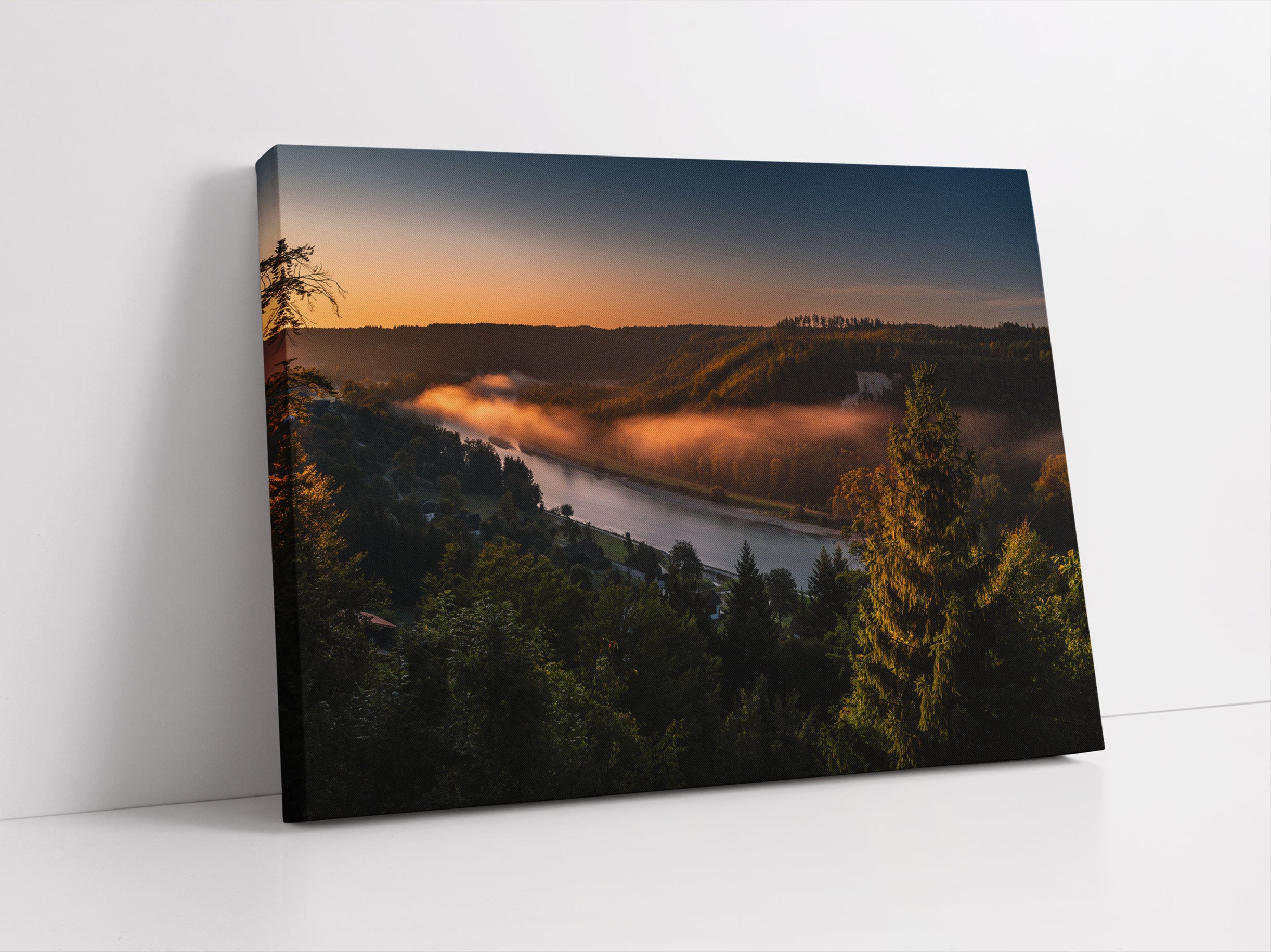 Nebel über Fluss in Waldlandschaft Leinwandbild Studio