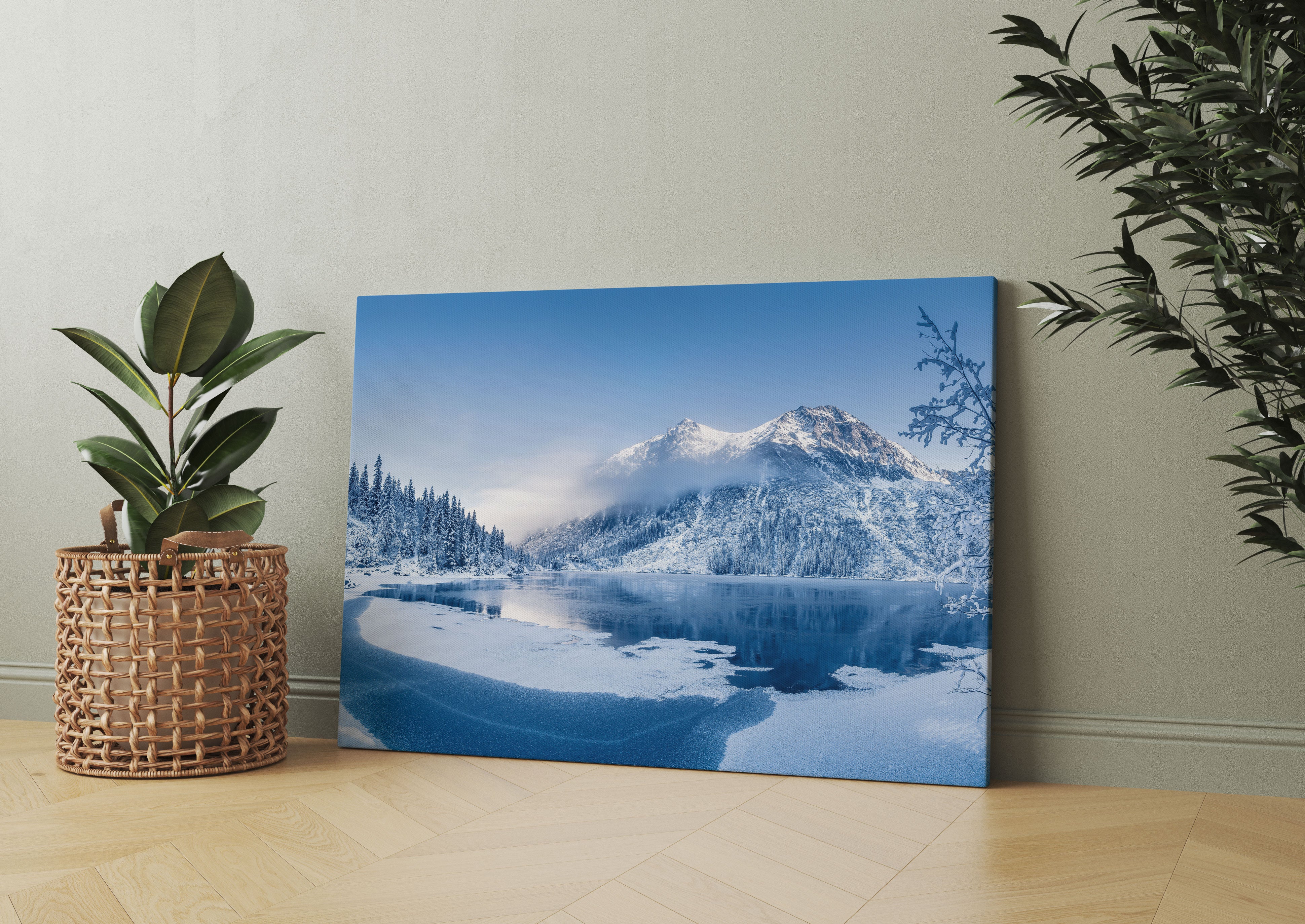 Winterlandschaft mit gefrorenem Bergsee Leinwandbild Wohnzimmer