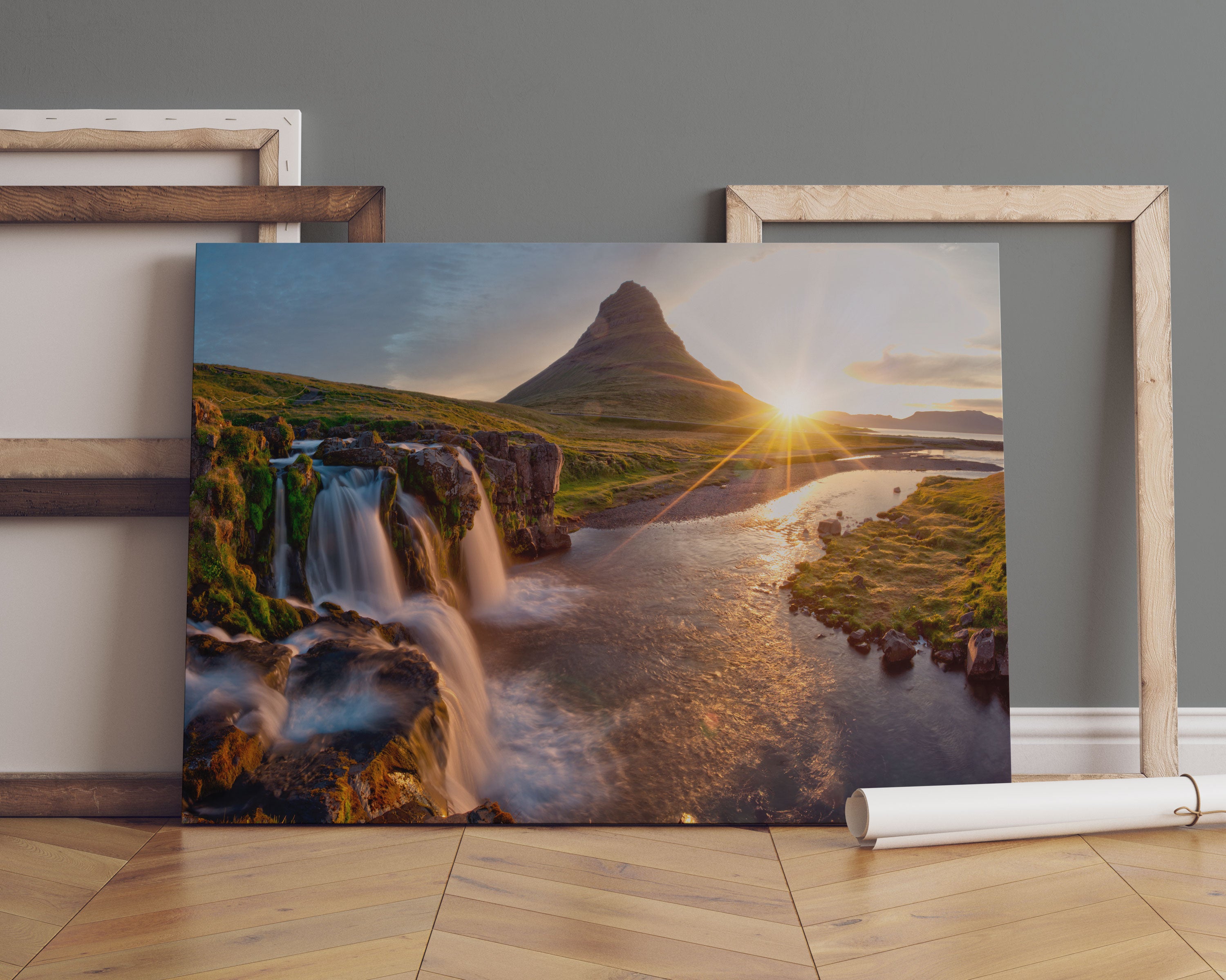 Wasserfall in Isalnd bei Sonnenuntergang Leinwandbild Sofa