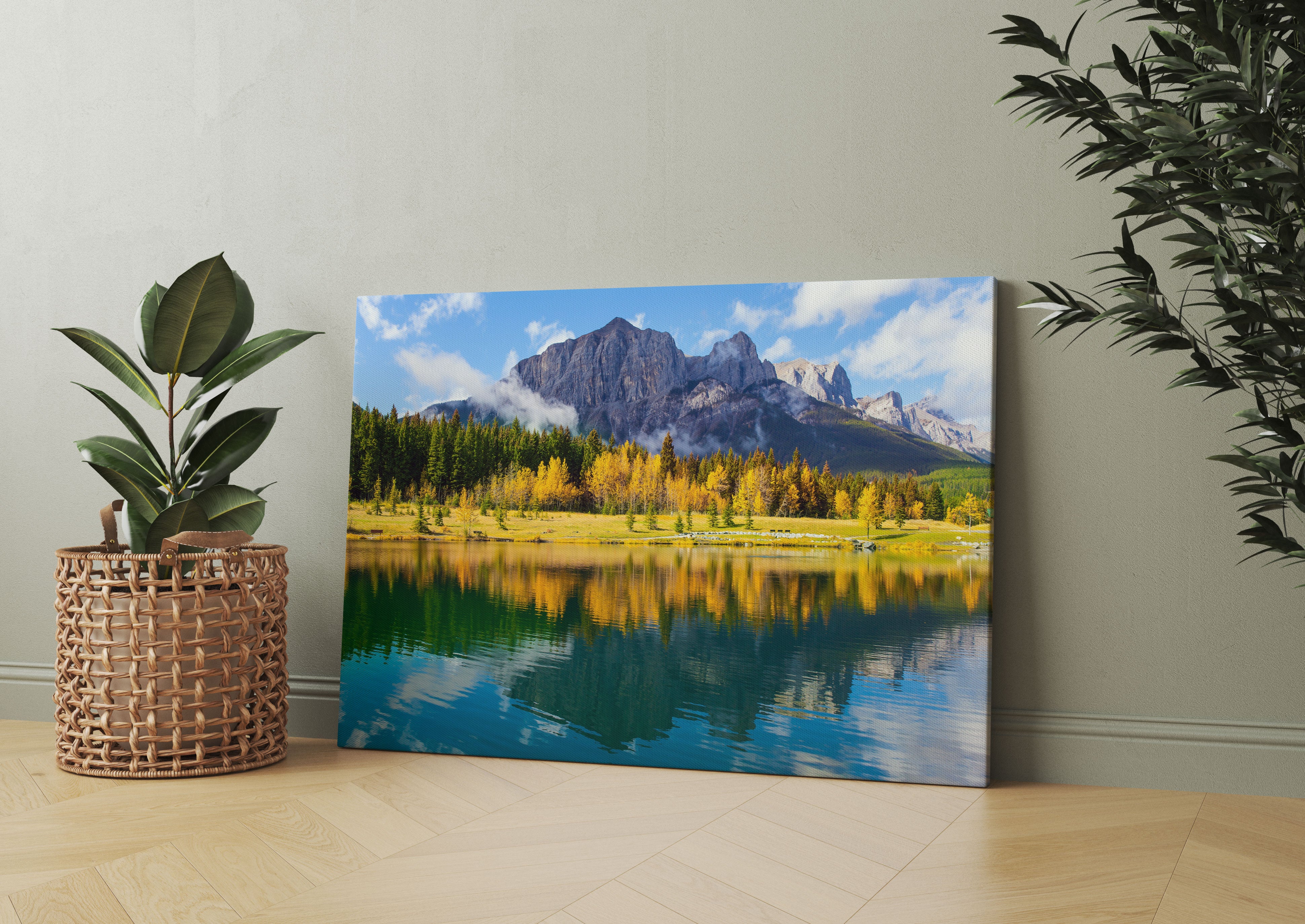 Kanadischer Herbstwald und Berge am See Leinwandbild Wohnzimmer