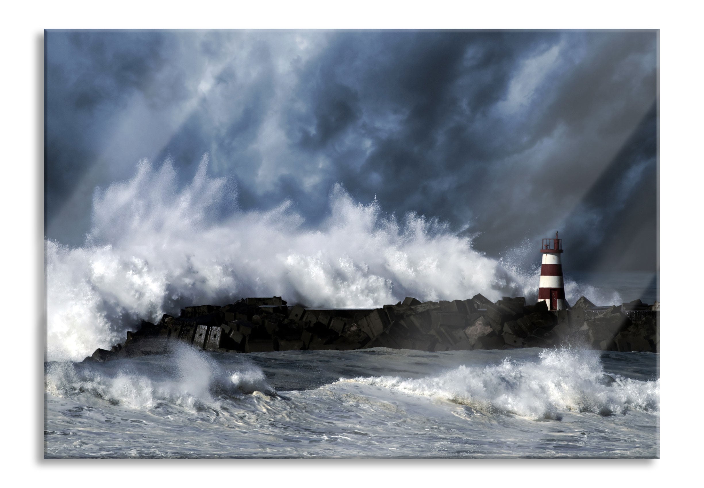 Tobendes Meer mit Leuchtturm, Glasbild