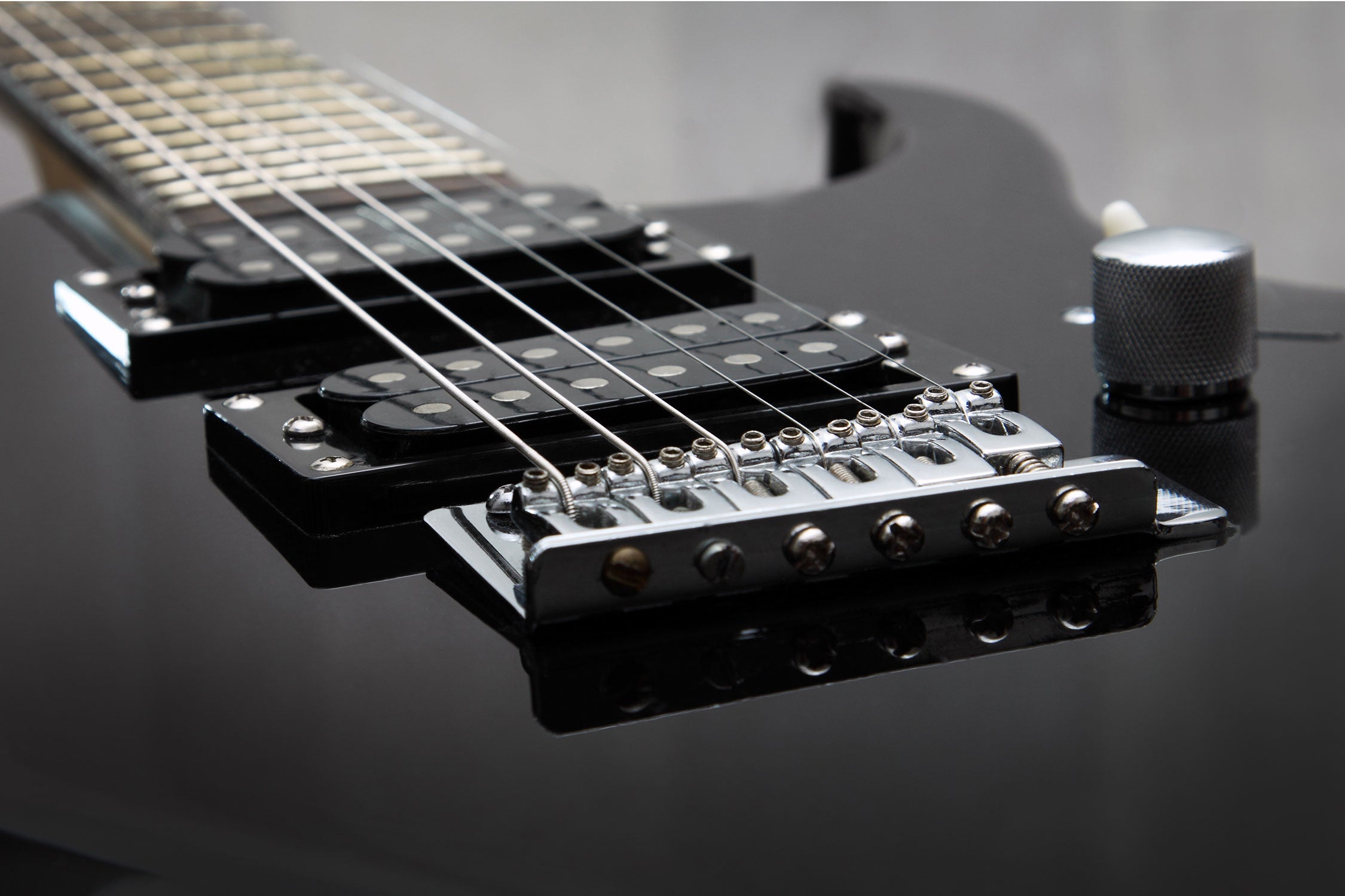 Black E-Guitar, Glasbild