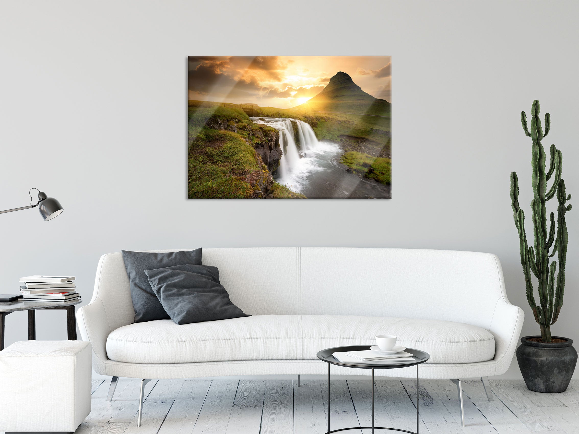 Wasserfall bei Sonnenuntergang, Glasbild