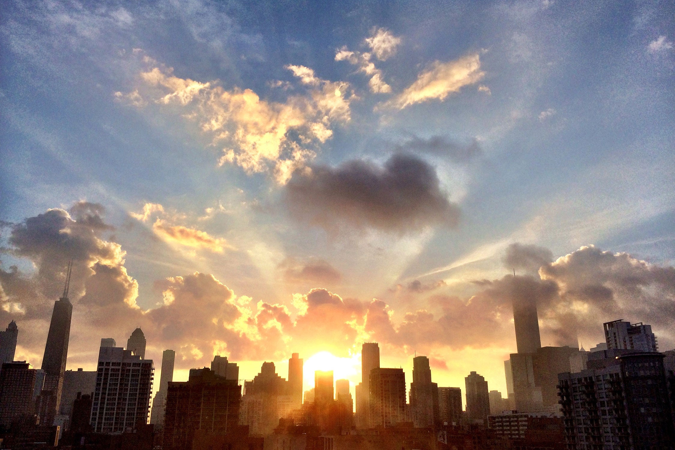 Chicago Skyline im Sonnenaufgang, Glasbild