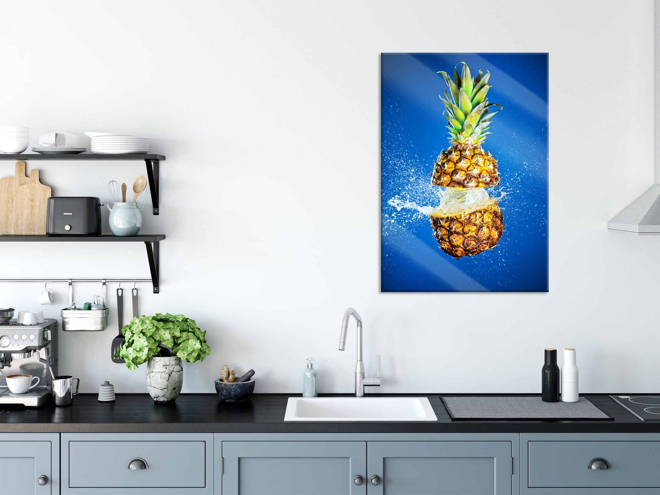 Ananas mit Wasser bespritzt, Glasbild