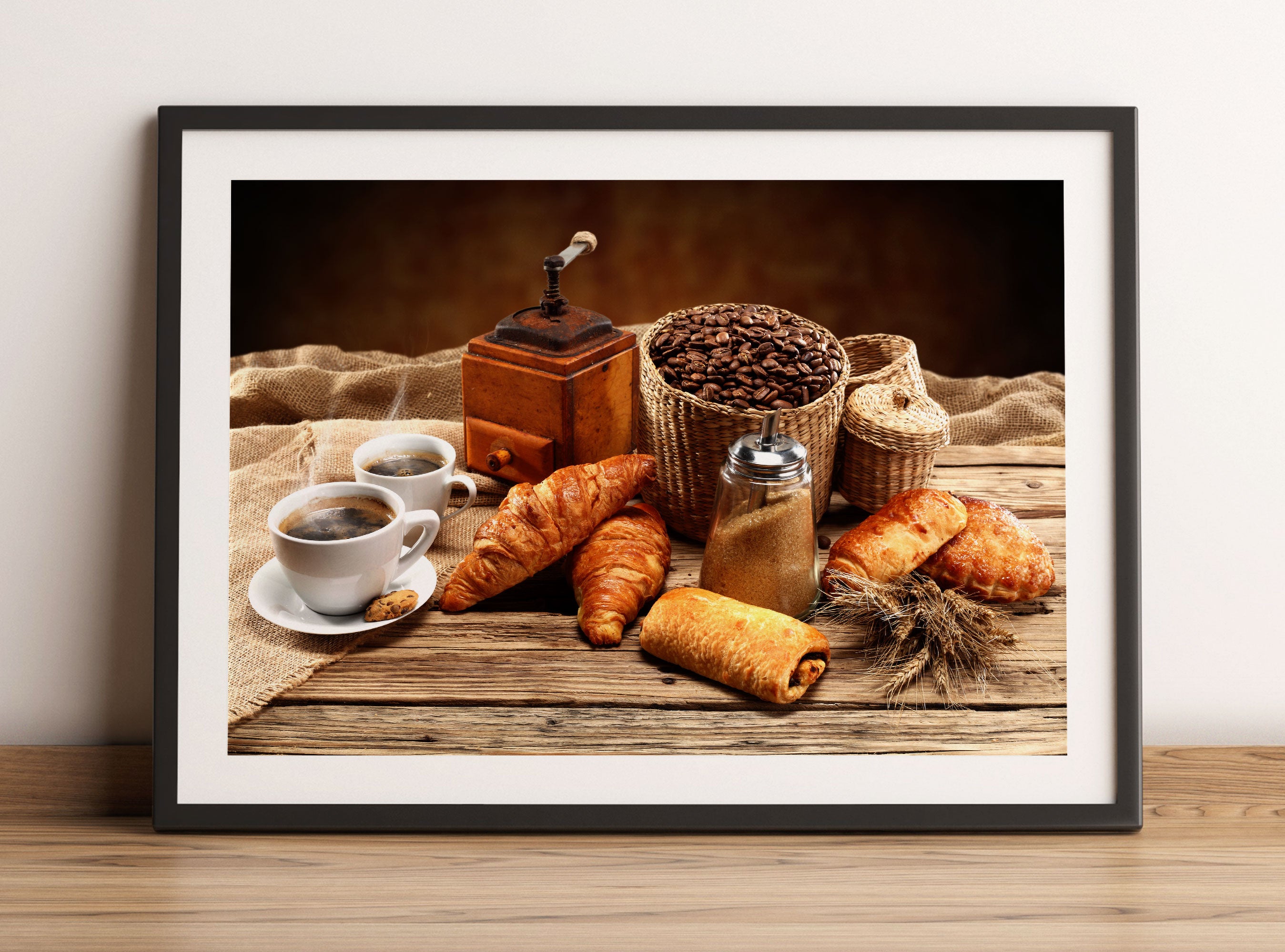 Aromatischer Kaffee mit Croissant, Gerahmtes Bild