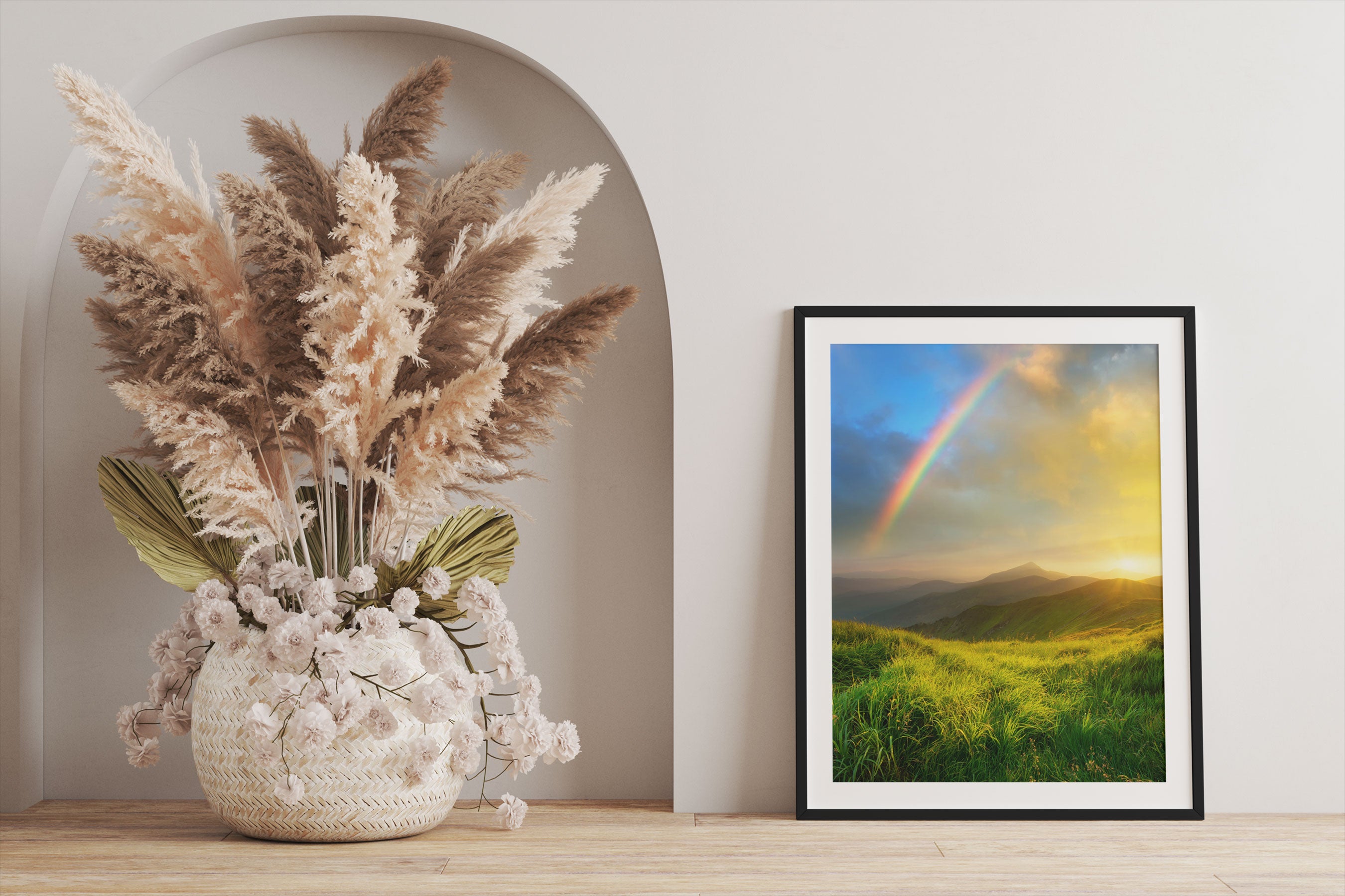 Berge mit Regenbogen am Himmel, Gerahmtes Bild