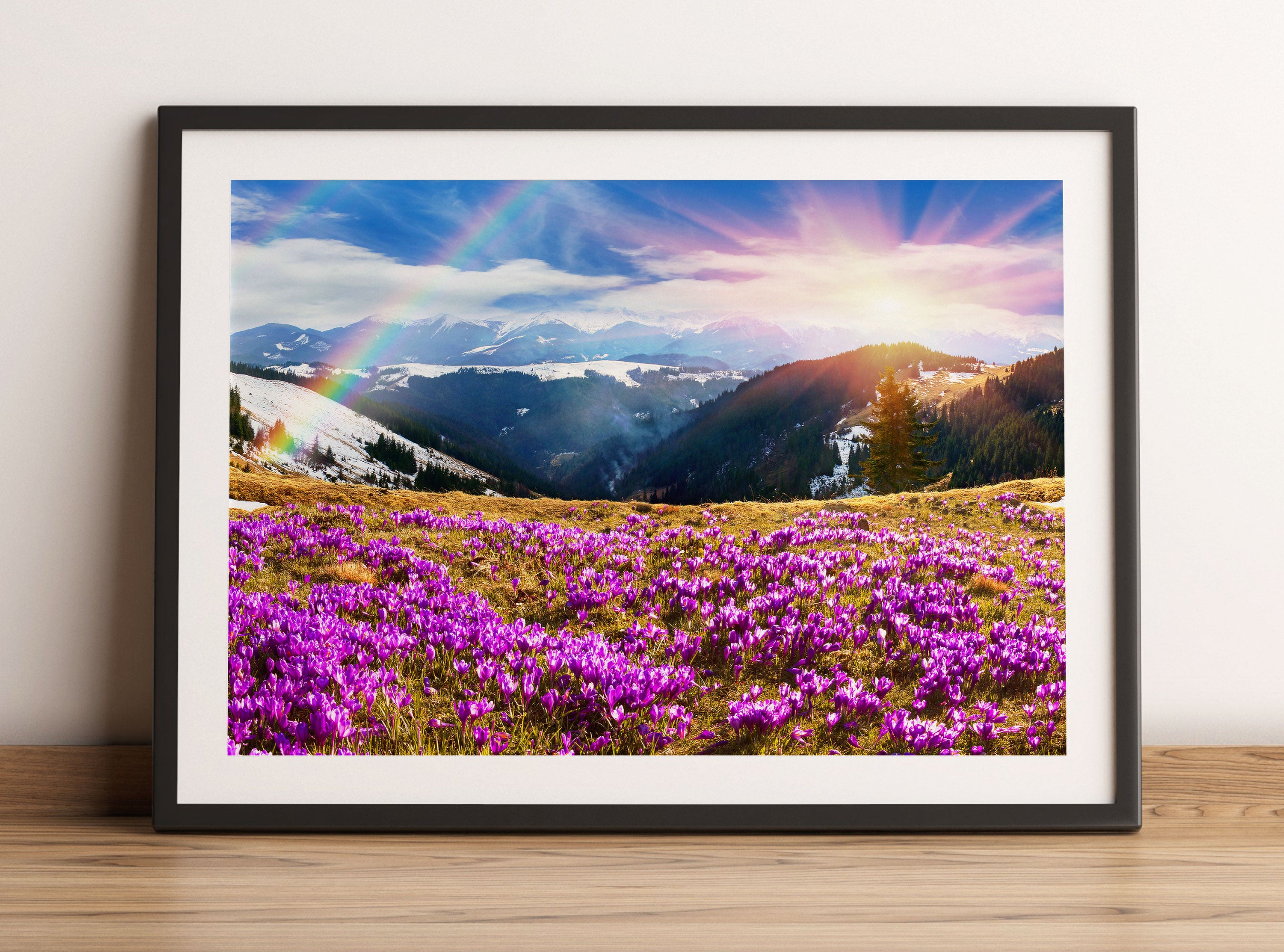 Berge mit Regenbogen, Gerahmtes Bild