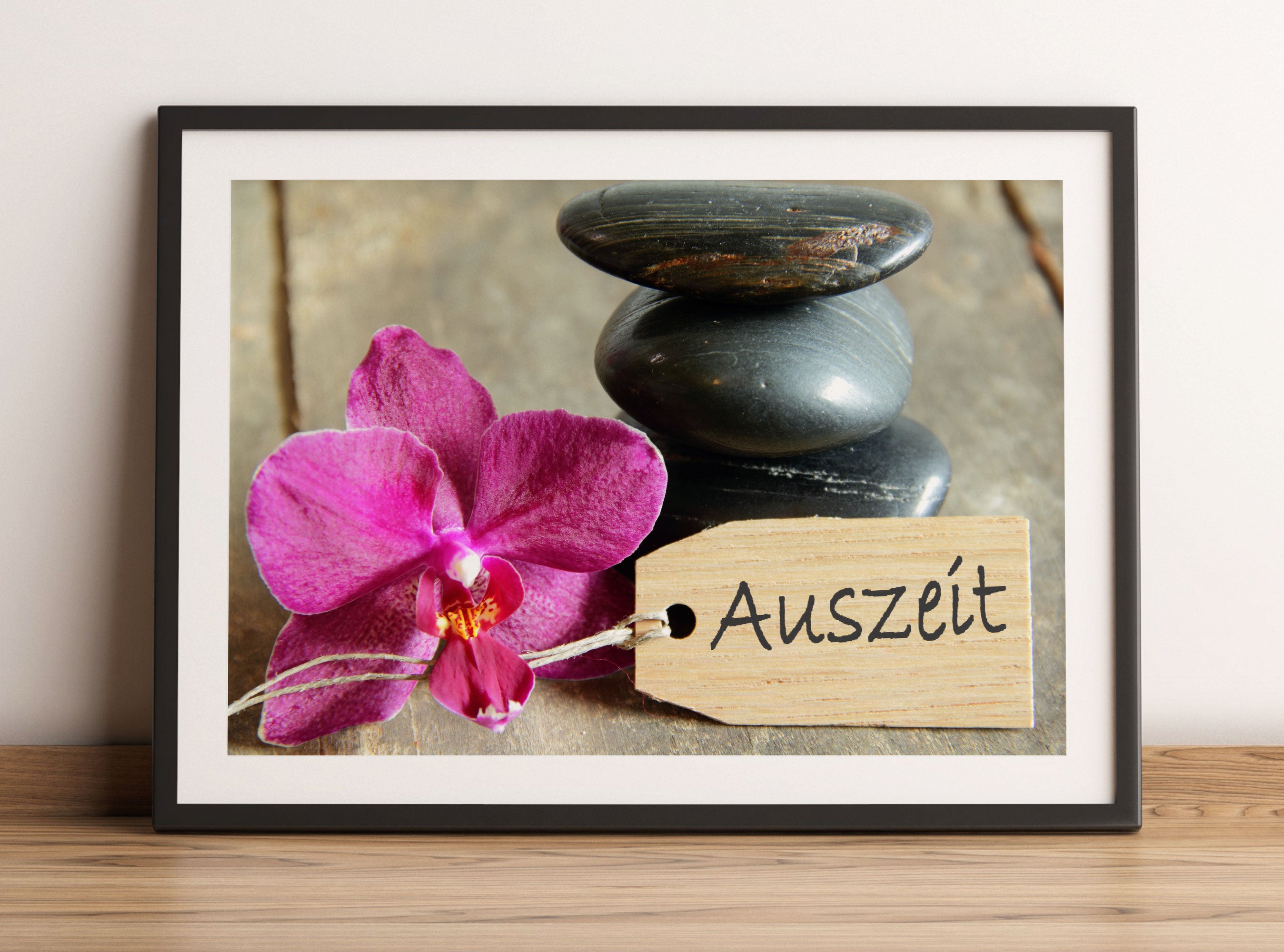 Auszeit Orchidee mit Zen Steinen, Gerahmtes Bild