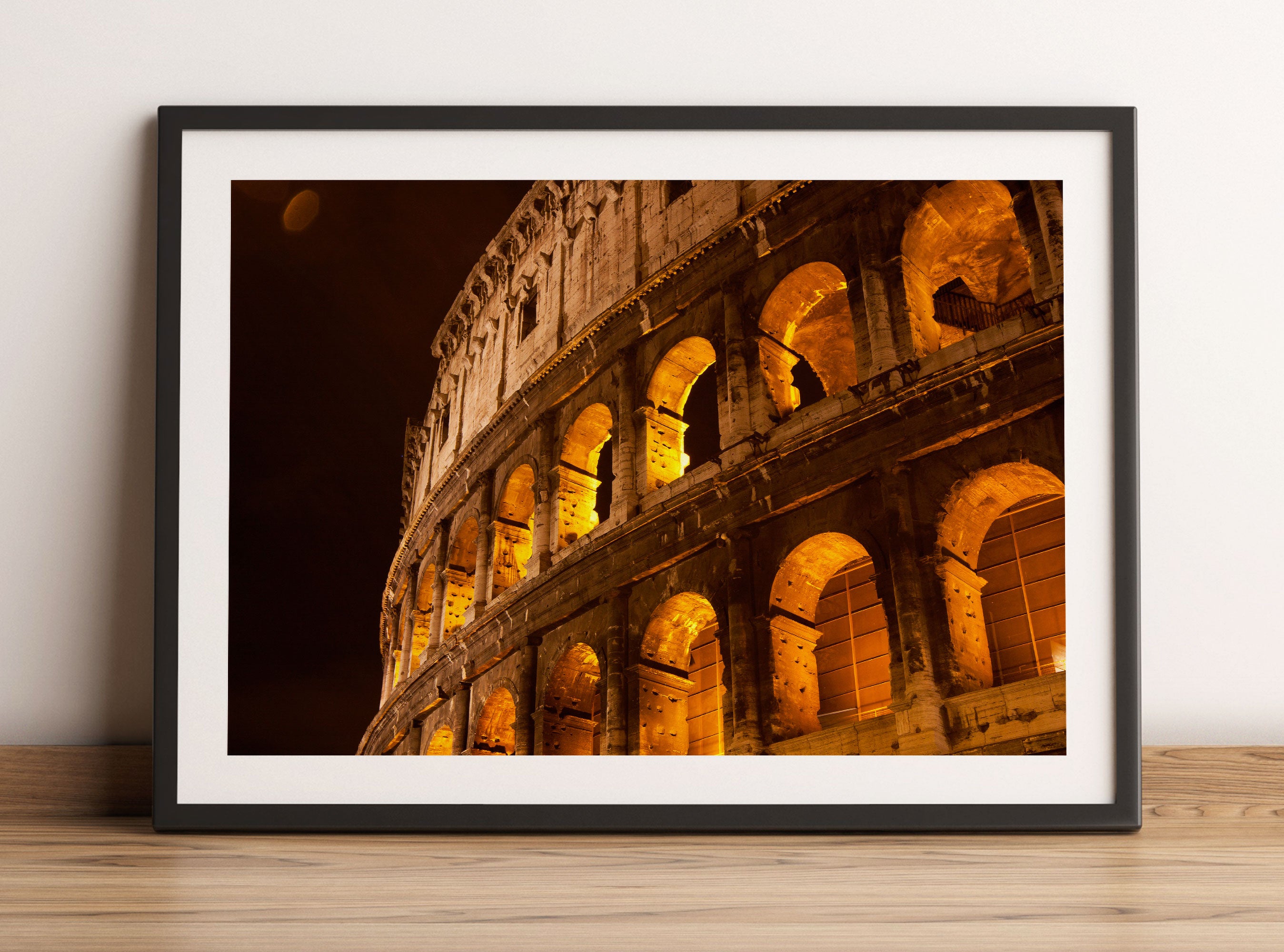 Amphitheater in Rom bei Nacht, Gerahmtes Bild