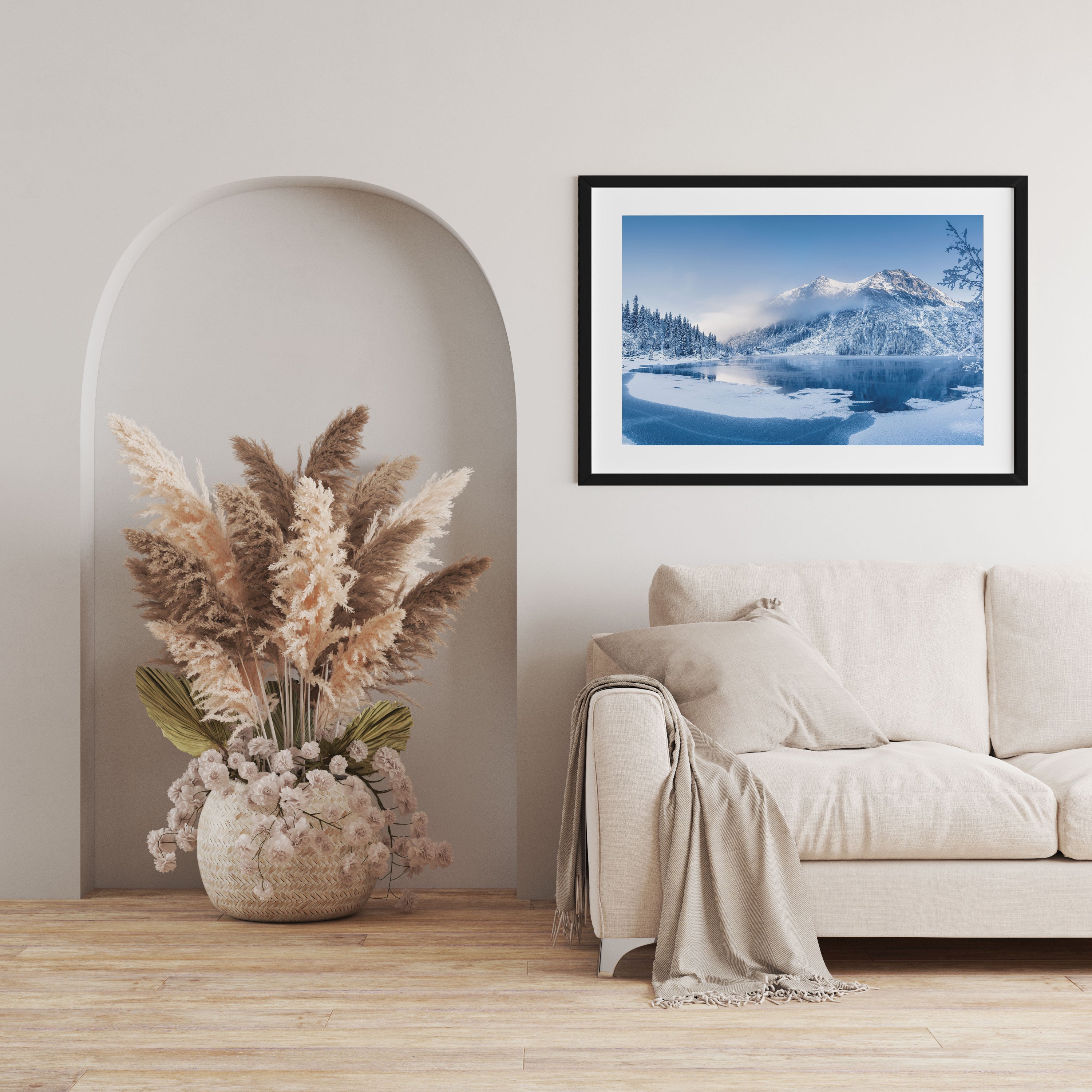 Winterlandschaft mit gefrorenem Bergsee, Gerahmtes Bild